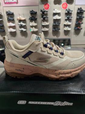 二店 斯凯奇女运动鞋