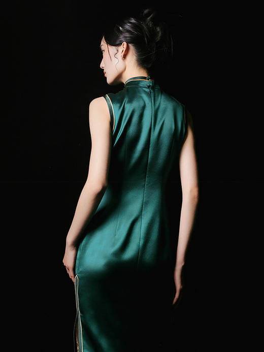 荷言HEYEN惜宫阙斜襟镶滚手推绣手工旗袍高级定制时装周大秀 商品图4