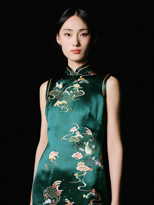 荷言HEYEN惜宫阙斜襟镶滚手推绣手工旗袍高级定制时装周大秀 商品图3