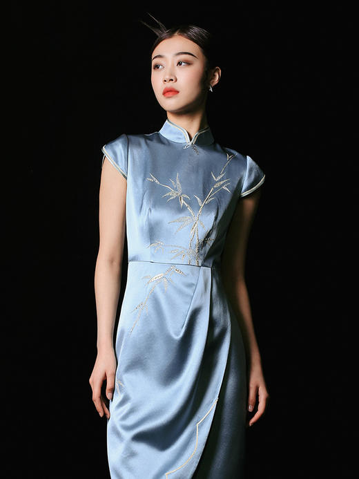 荷言HEYEN星河转花苞短袖手工烫钻旗袍高级定制时装周大秀 商品图1