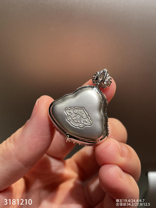 3181210，老坑高冰艳绿佛公吊坠，具体价格微信咨询 商品图8