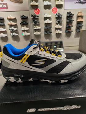 二店 斯凯奇男运动鞋