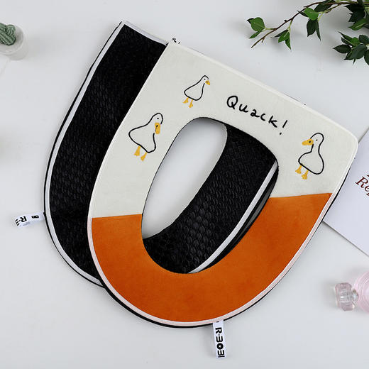 【水晶绒坐垫】家用刺绣可爱马桶垫秋冬带提手 加厚坐垫套珊瑚绒保暖拉链款坐垫（可机洗） 商品图1