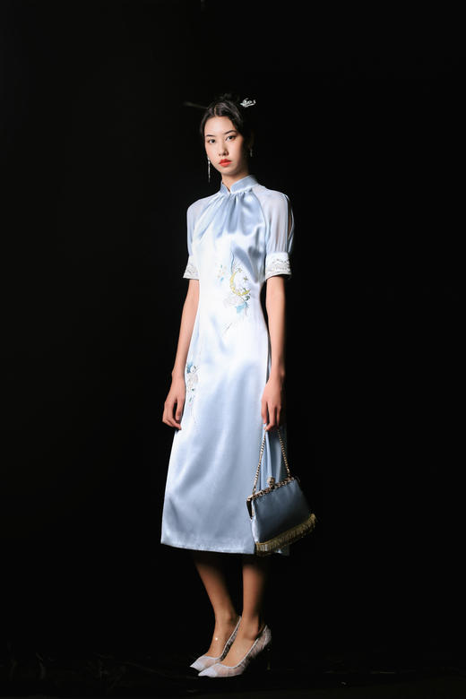 荷言HEYEN含疏手推绣拼接手工旗袍高级定制时装周大秀 商品图0