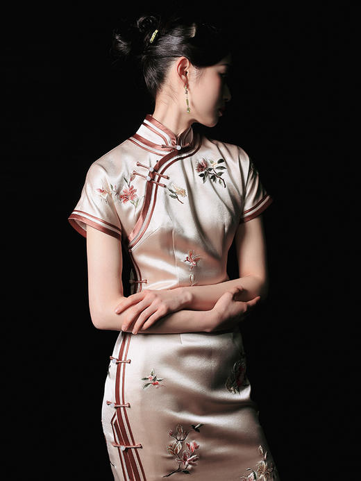 荷言HEYEN百花娇全开襟手推绣传统手工旗袍高级定制时装周大秀 商品图3