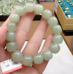 32557和田玉老型12mm手串