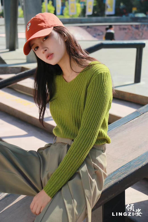 三楼领姿毛衫 商品图2