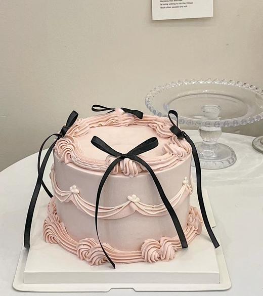 芭蕾风蝴蝶结蛋糕 商品图0
