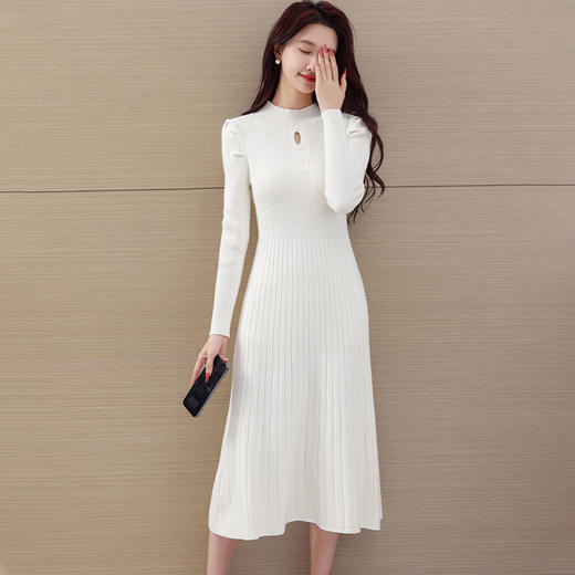 【秋冬时髦穿搭】秋冬长袖针织连衣裙 女士休闲 时尚针织 A字版型 显瘦显苗条 时尚好穿搭 商品图4