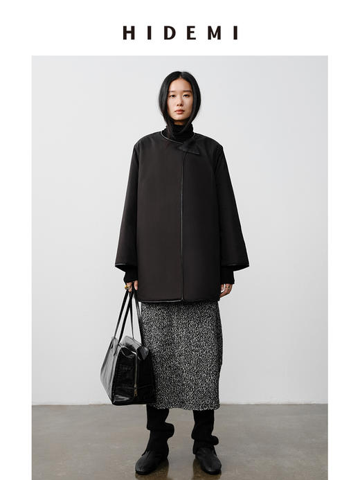 HIDEMI 经典极简三角形皮扣包皮边镶嵌工艺棉服大衣 摩卡棕/黑色 商品图0