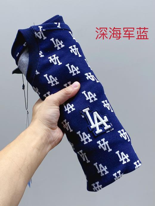 点此购买 MLB秋季男女情侣款提花圆领卫衣 xg 270984 商品图11