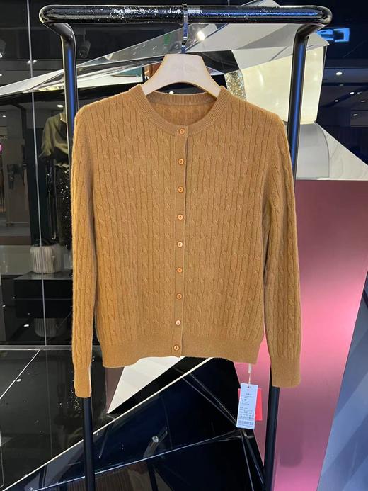 女士羊绒绞花圆领开衫 商品图3