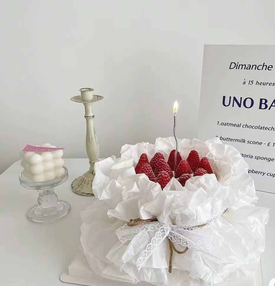 黑巢-草莓皇冠花束奶油蛋糕生日蛋糕