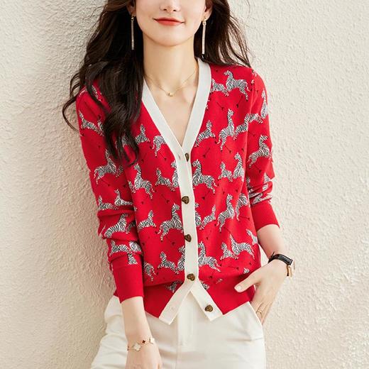 唤醒春季活力 跳跃斑马提花 随性美好V领 针织开衫女MLZY35315 商品图1