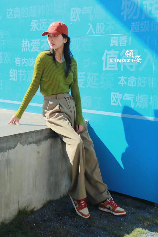 三楼领姿毛衫 商品图0