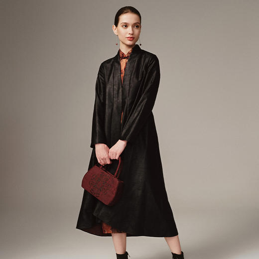 TANGY Collection天意高端精品商场同款中长款绸女士外套 商品图1