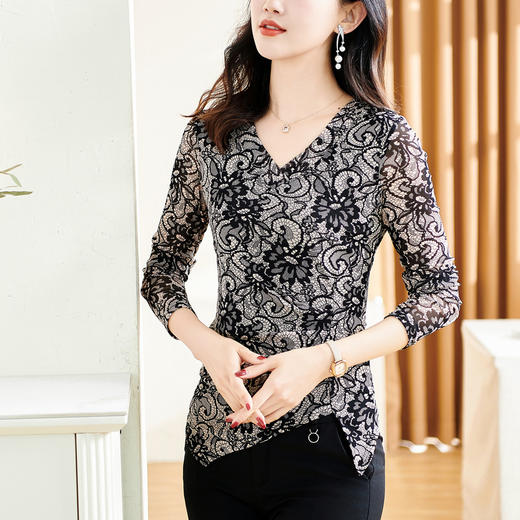 KQL E001M6793新款V领网纱印花套头T恤内搭外穿打底衫 商品图2