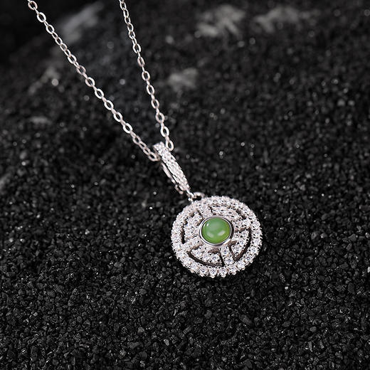 S925纯银，和田玉碧玉爆款轻奢时尚回纹吊坠手链耳钉耳夹套装CW-DZ05909 商品图6