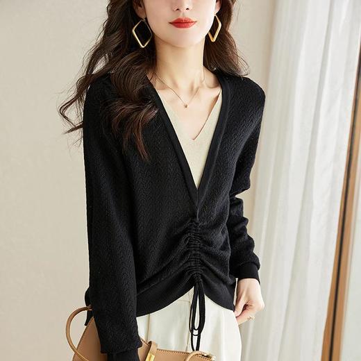 针织衫女长袖春秋新款洋气小衫薄款设计感镂空假两件v领上衣 商品图3