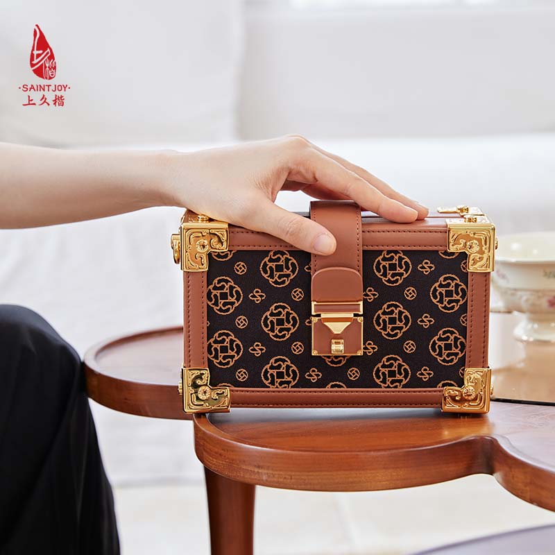 SAINTJOY/上久楷 宋锦斜背包 上久福钱 BWS23B0601