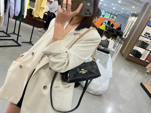 🇺🇸1499包邮！Coach 新款Charlotte shoulder bag法棍腋下包 商品图5