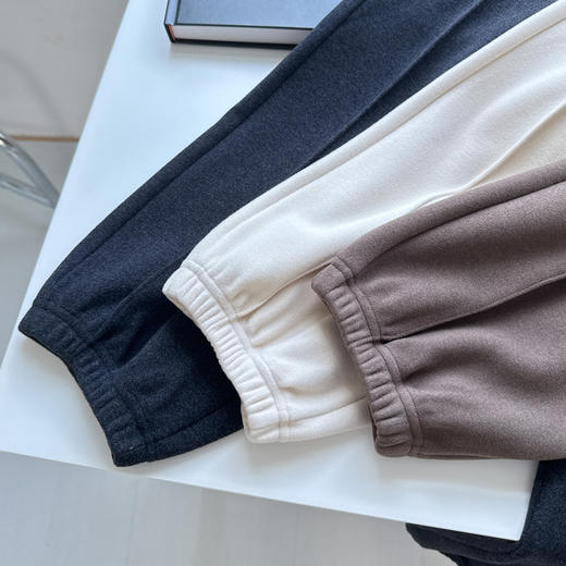 越夏 奥绒正版加绒糯米女裤 直筒宽松休闲 显瘦保暖 面料柔软舒适 商品图4