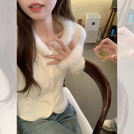 <曾小咸推荐>微信粉丝秒杀专场 仅此今天【温柔软玉】杏色毛领边系扣上衣 日常105 立降35.01元 今天秒杀价69.99！！ 商品图1