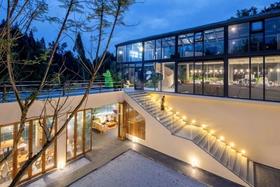 【觅趣615号院—都江堰】¥499起住原价¥588园景私汤房！坐拥60亩森林湖泊！送守望岛营地探秘sys