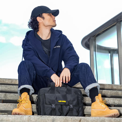 1024系列斜挎电脑包 商品图3