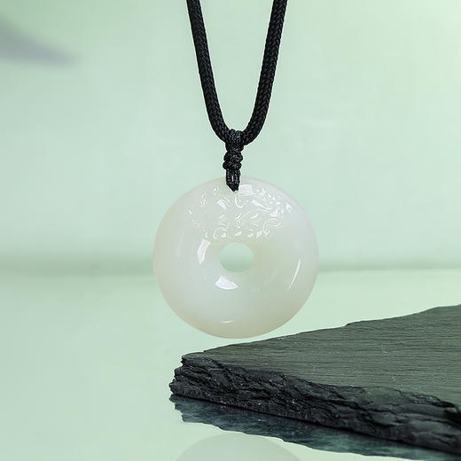 周六福珠宝玉石貔貅平安扣吊坠男女和田玉白玉玉坠挂件送人礼物 商品图2