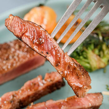 恒都 国产整切西冷眼肉牛排套装 1.5kg(10片) 含酱整切调理牛排 商品图6