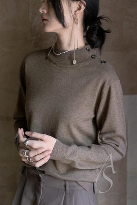 Margaret Howell 浅茶棕罗纹领法式海军羊绒衫