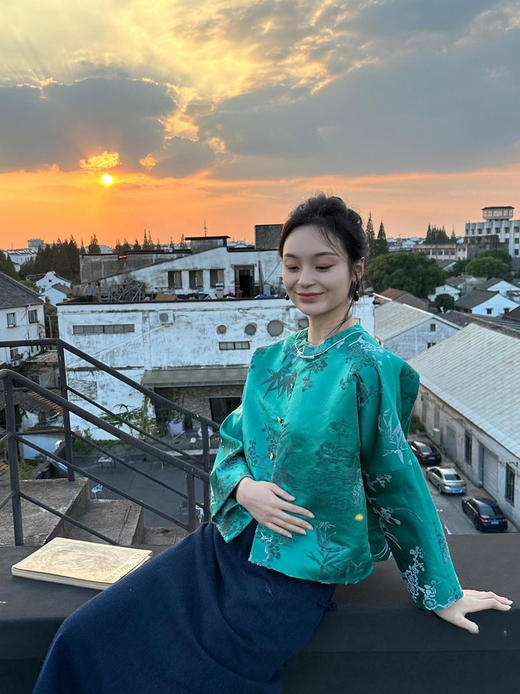 盛唐牡丹 |孔雀绿真丝漳绒圆领外套 商品图2