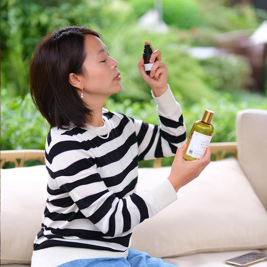 【大马士革玫瑰纯露】大马士革玫瑰 幕顶级的食用玫瑰，保加利亚官方合作基地纯种种苗，自然农法种植，桃花源中有玫瑰! 商品图4