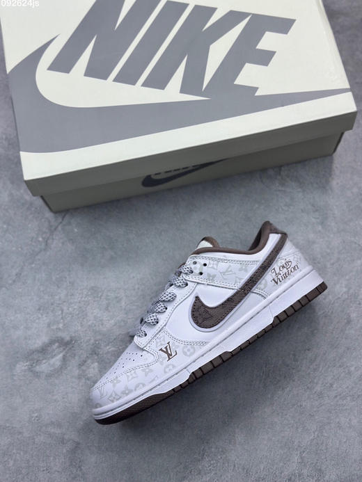 秋冬特惠💰430 官方定制款限量发售！公司级 Nike SB Dunk Low “ LV联名-深灰暗夜精灵 ” 高端定制 低帮休闲板鞋 商品图2