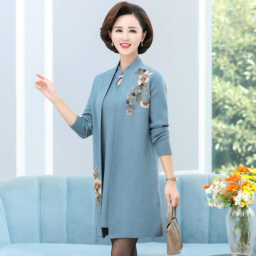 婚礼妈妈秋冬新款，喜婆婆宴礼服阔太太旗袍刺绣连衣裙两件套CC-86093 商品图5