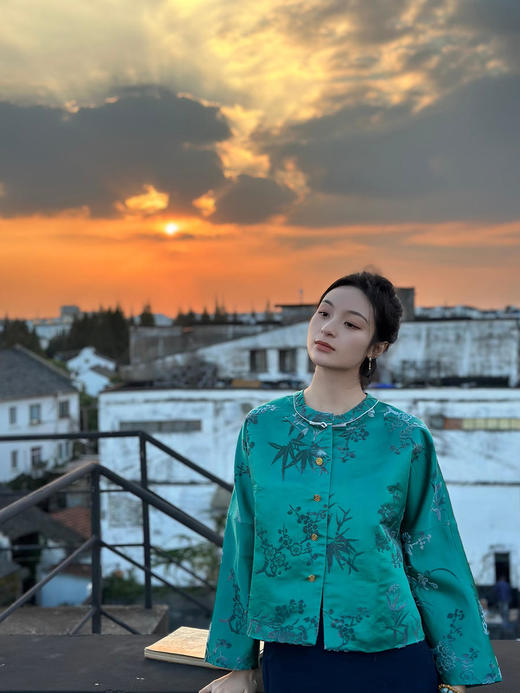 盛唐牡丹 |孔雀绿真丝漳绒圆领外套 商品图3