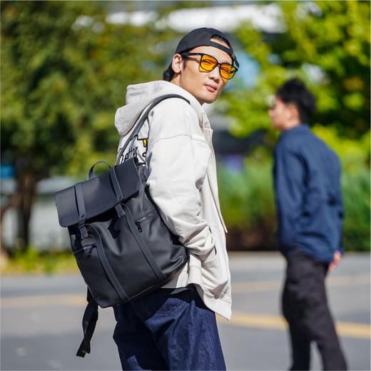 1024系列黑色双肩包 商品图4