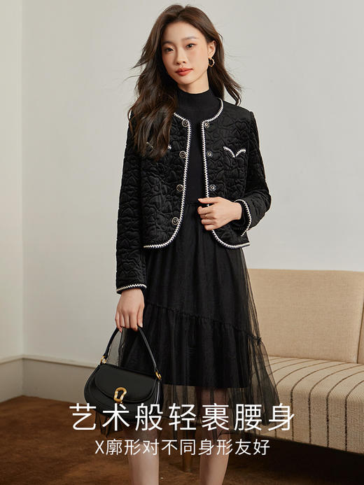 【年终特卖】熙世界半高领针织拼接网纱连衣裙女2025秋冬新款赫本风打底小黑裙 商品图2