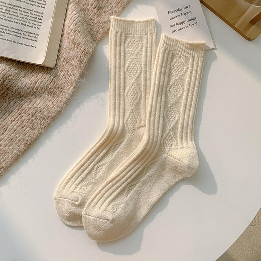 【29.9/抢三双！时尚百搭】菱格羊毛袜秋冬咖色系百搭纯色女袜，中筒袜子女保暖舒适冬季堆堆袜，温暖呵护 时尚和温暖的完美结合 商品图5