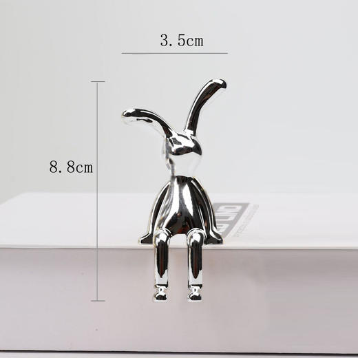 【日用百货】创意网红卡通坐姿长耳兔子摆件 商品图4