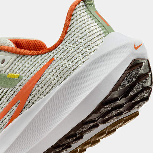 Nike Pegasus 40 GS 大童公路跑步童鞋 FV3645 商品图7