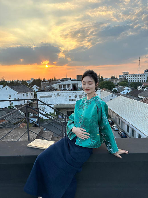 盛唐牡丹 |孔雀绿真丝漳绒圆领外套 商品图6