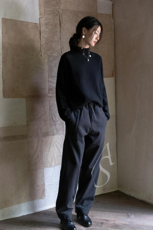 Margaret Howell  卡其绿/黑色罗纹半高领长版羊绒衫 商品图2