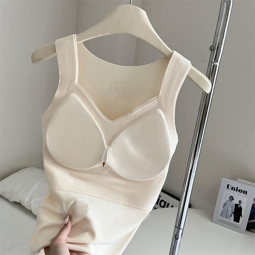 【德绒保暖内衣！温暖挡风】秋冬新款女自带胸垫防寒背心，发热百搭无痕免穿打底衫，独特胸垫设计，凸显曲线美；暖背心发热，寒冷不再侵袭；潮流与舒适并存 商品图2