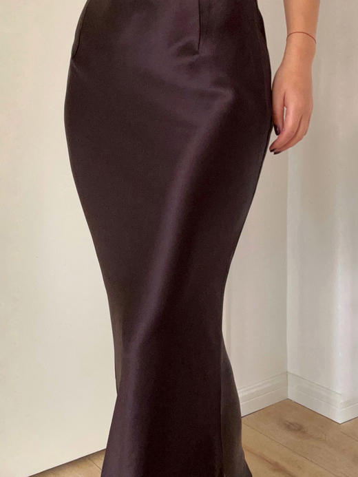 HOSIKARI｜HO22AW38 醋酸斜裁鱼尾半裙 [ 黑 / 白 / 深棕 ] 商品图5