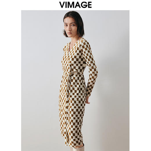 VIMAGE纬漫纪冬季新款时尚气质棋盘格通勤修身连衣裙V2007631 商品图1