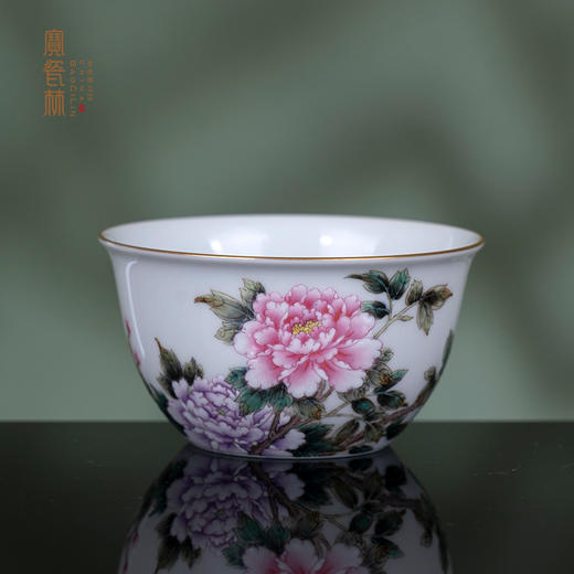 粉彩描金牡丹花卉纹卧足杯 商品图0
