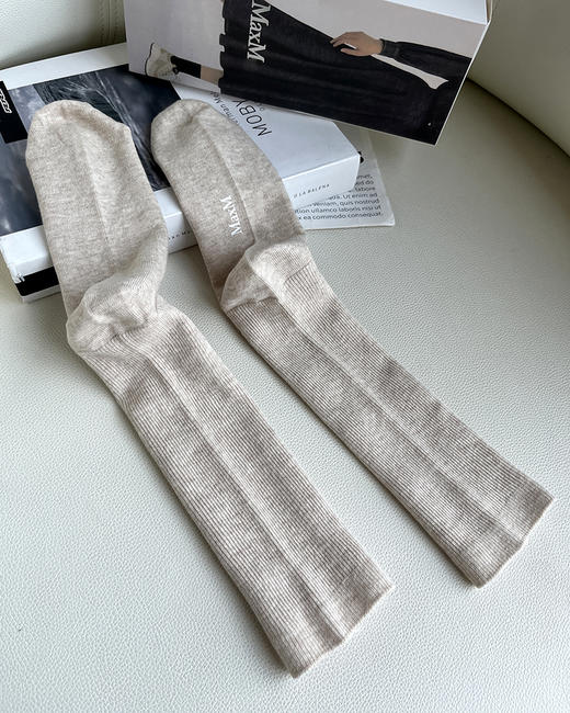 现货 THS 10.28-无 max家 点亮你的秋冬穿搭 羊毛材质中筒袜 4色 CU1126 商品图9