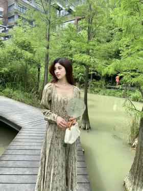 出片神器还是得靠裙子呀~